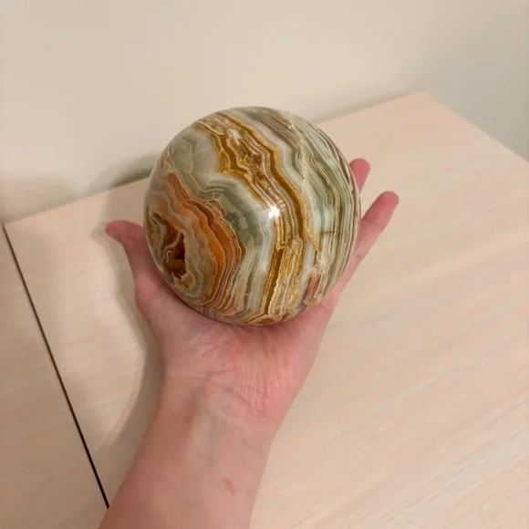 Large Onyx Sphere - Approx. 4" Diameter / 12" Circumference - Picture 1 of 7